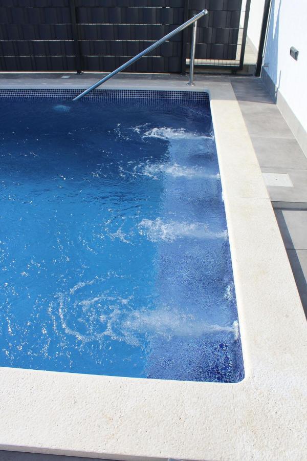 Poolside 2 Bedroom Ap. Mare Trogir Exterior foto